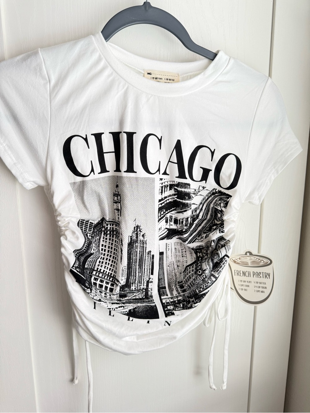 french pastry White CHICAGO Graphic Ruched Short Sleeve Tee